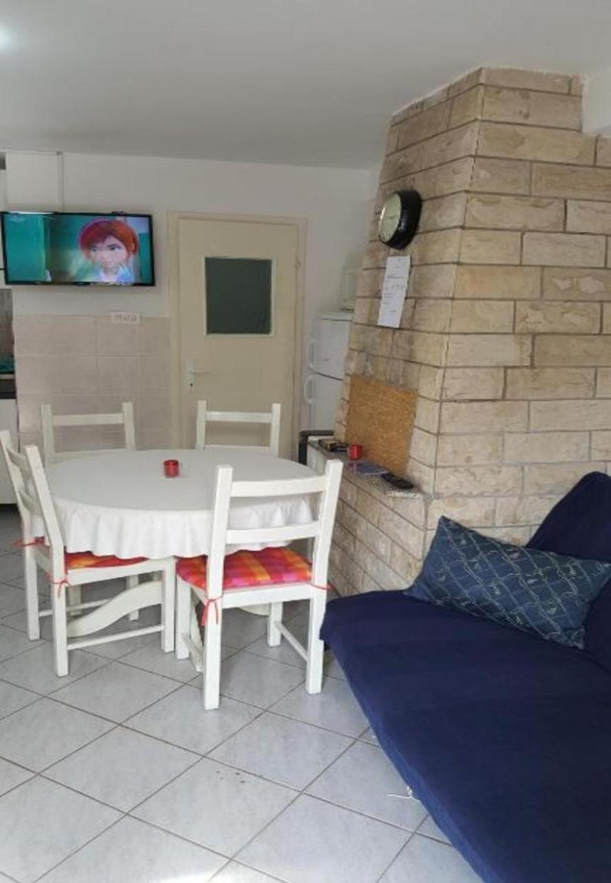 Apartments Dobri - 500M From Beach Nin Exterior photo